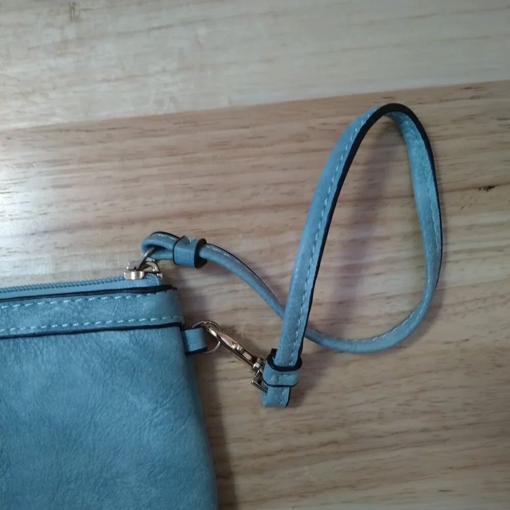 Wilsons Leather Light Blue Pebbled Leather Wristlet Wallet Pouch Vintage